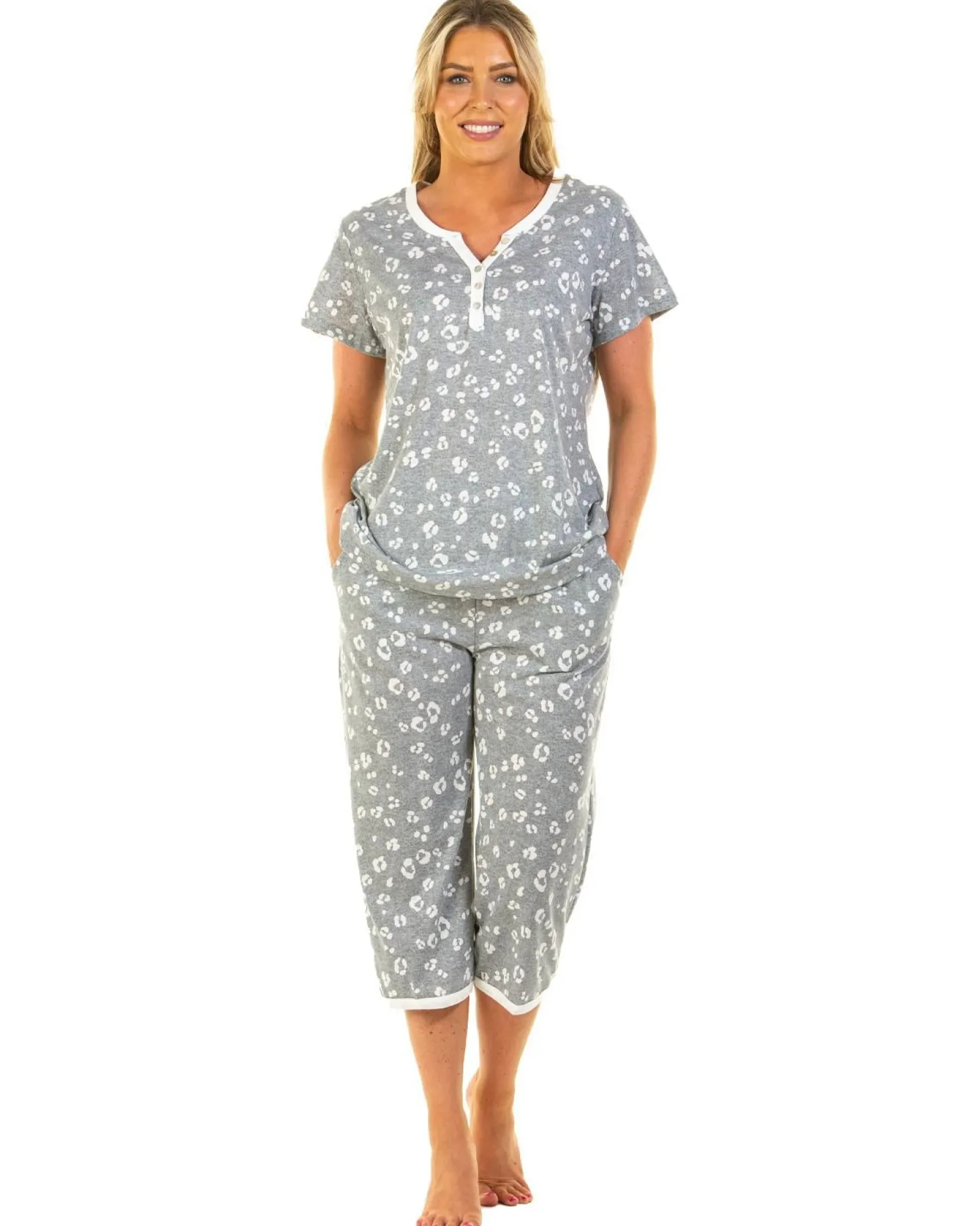 la_marquise_heather_leopa_1-2.webp La Marquise Pyjamas | Heather Leopard Cropped Pyjamas - Grey