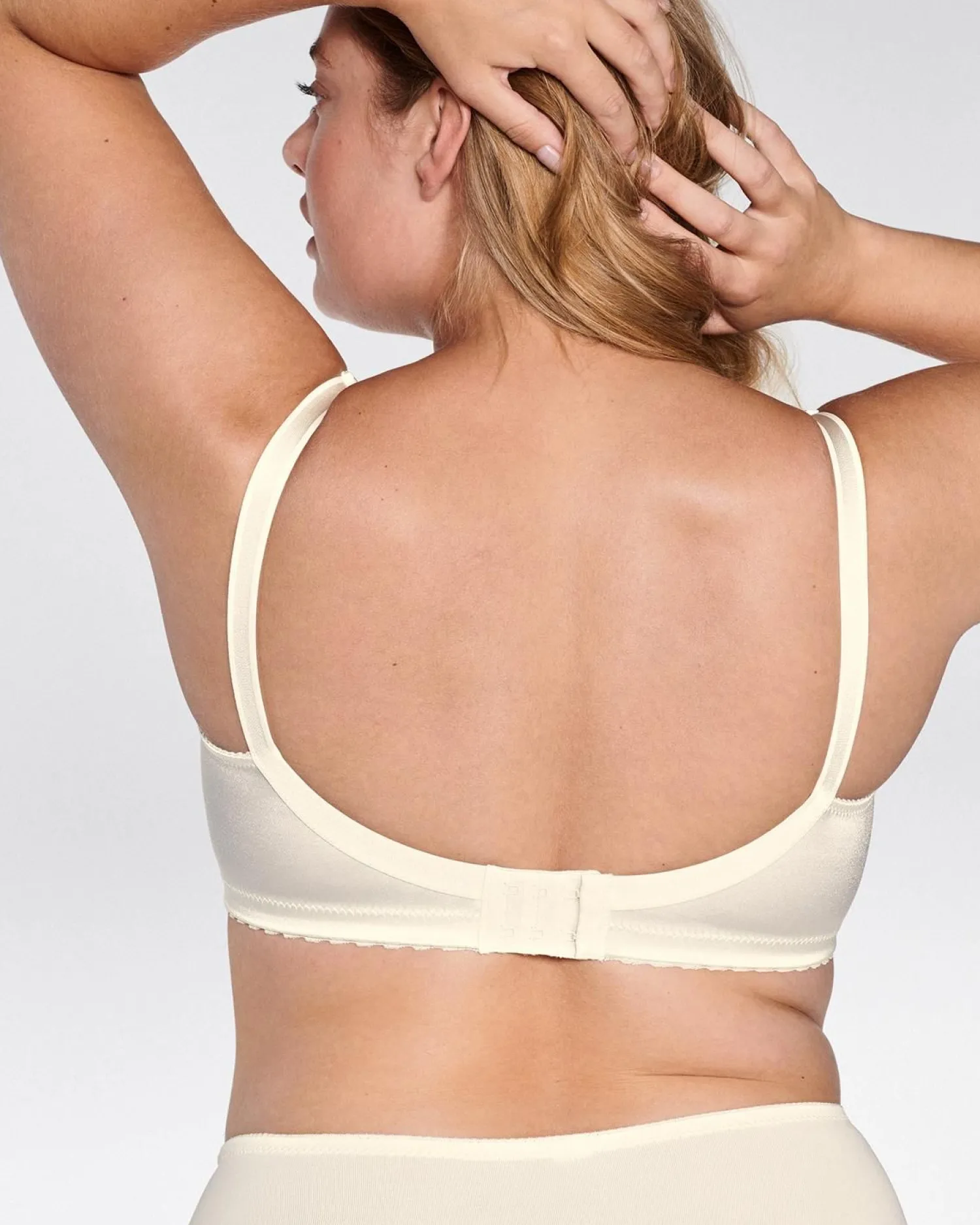 naturana_minimiser_soft_b_2-4.webp Naturana Bras | Minimiser Soft Bra - Ivory