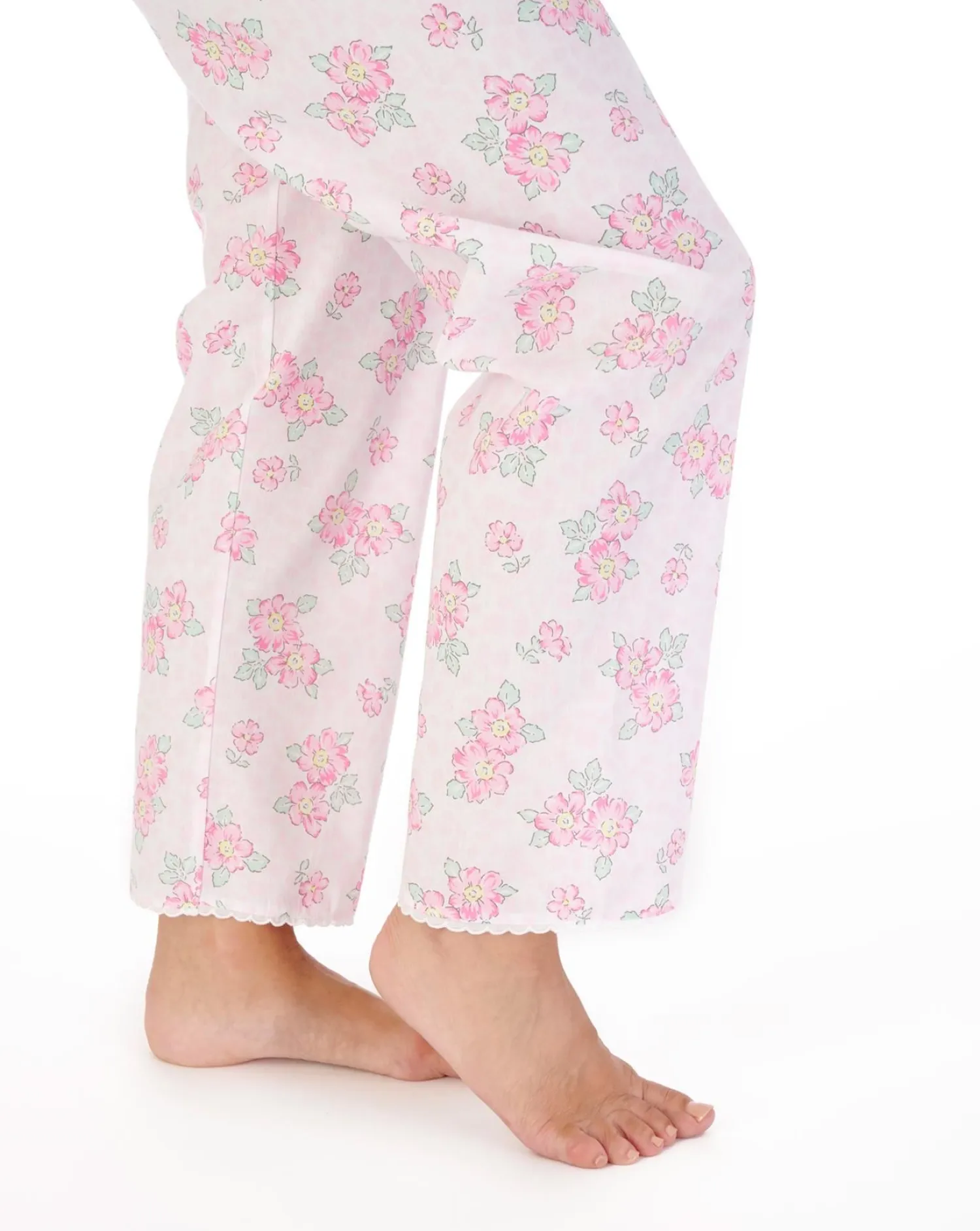 slenderella_shadow_leaf_f_0.webp Slenderella Pyjamas | Shadow Leaf Floral Button Cotton Pyjamas - Pink